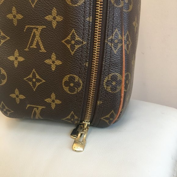**SOLD PLEASE DO NOT BUY**Louis Vuitton Excursion Tote Bag - Picture 4 of 13